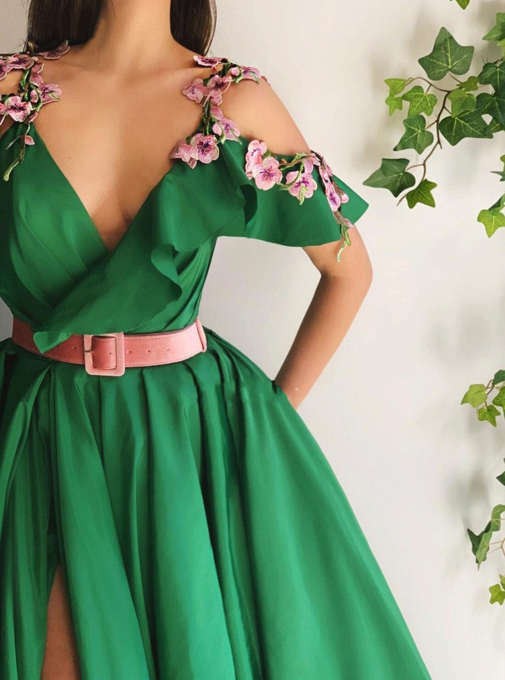 Green Satin Flower Prom Dresses High Split Side Cold Shoulder Appliques Formal Evening Party Gowns SA1680